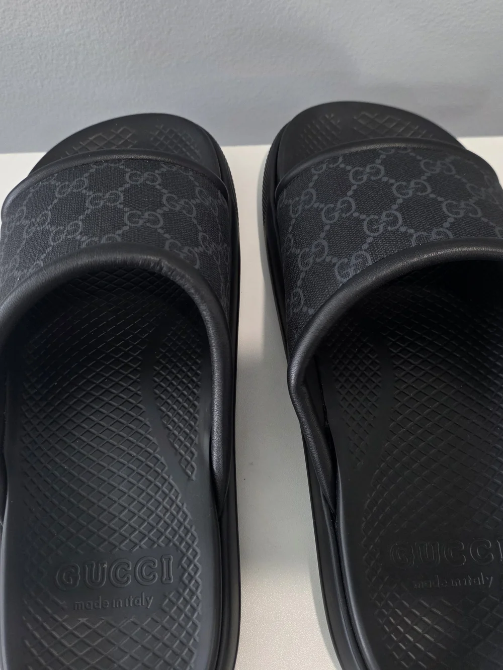 Authentic (New) Gucci Men's Black GG Logo Slide Sandals Mens Sz7/womens Sz8.5